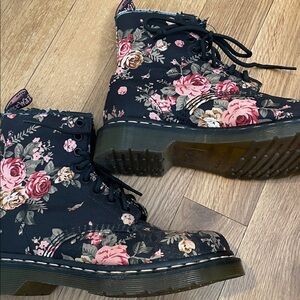 Flawed Dr. Martens Black Lace-Up Boots with Pink Rose Floral Print 7 flawed